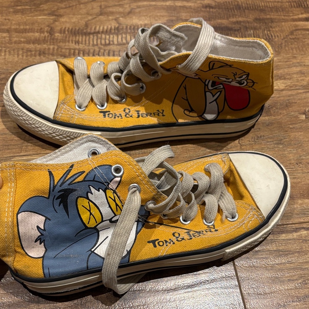 High-Top Sneakers - Yellow Tom & Jerry